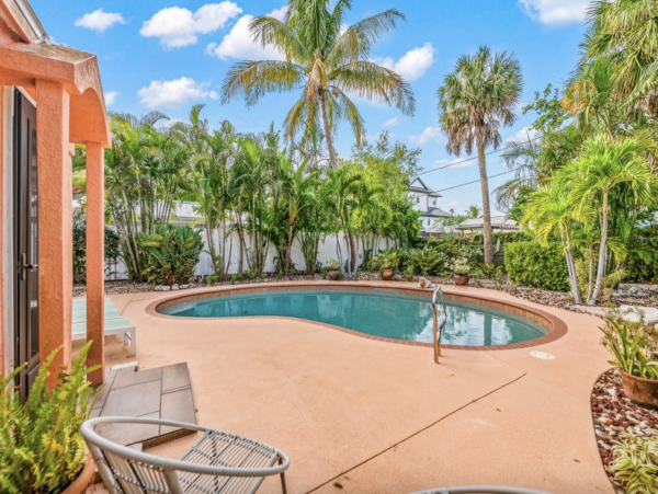 Lido Key Vacation Home with 2 Bedroom and Private Pool